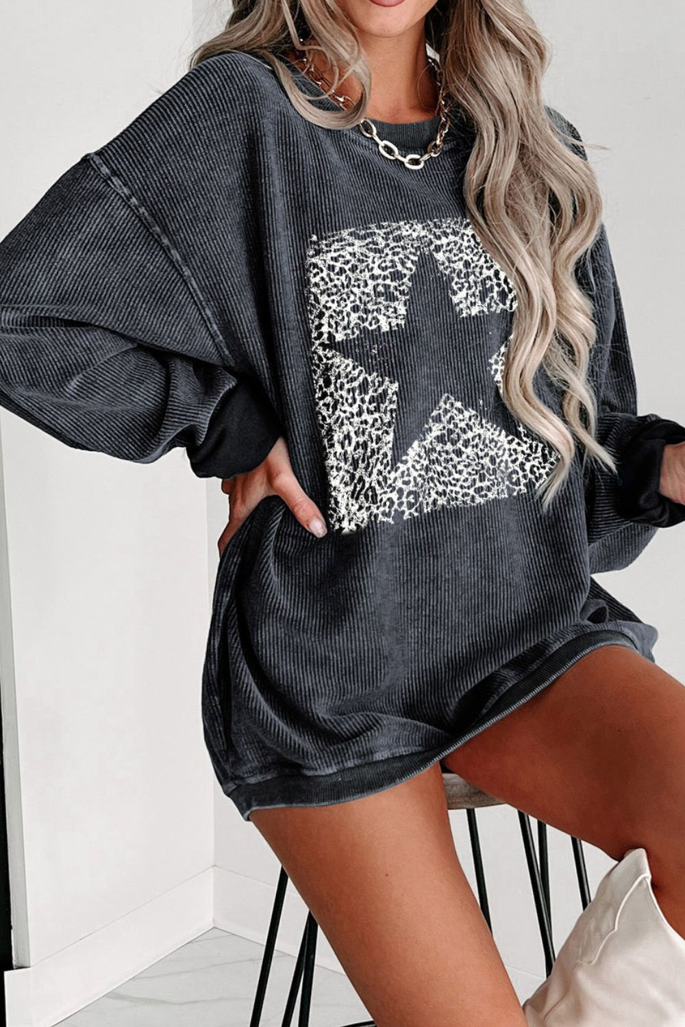 Round Neck Dropped Shoulder Star Graphic Sweatshirt